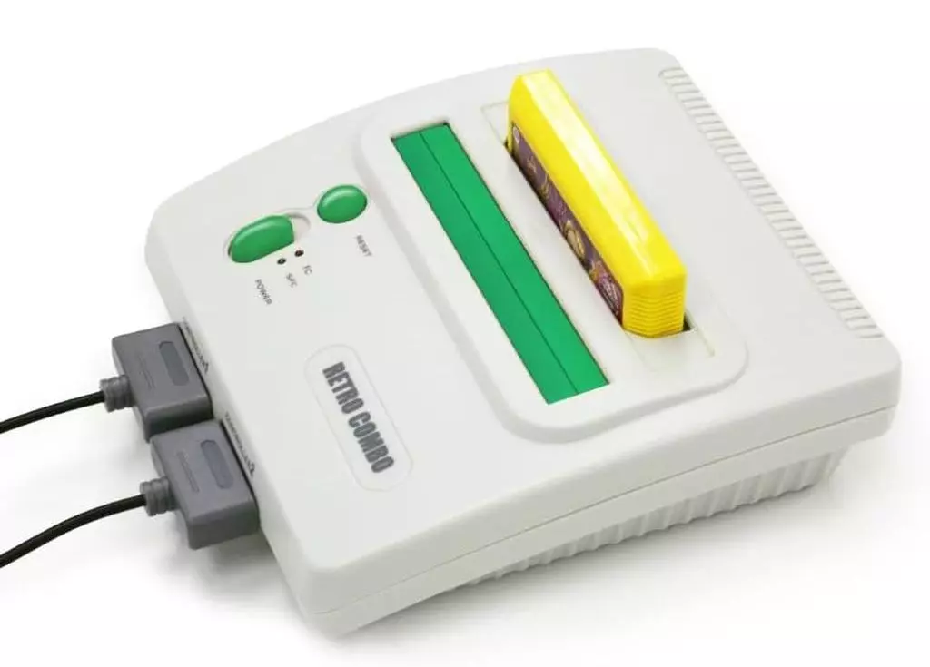 SUPER Famicom - Video Game Accessories (レトロコンボ GREEN (FC/SFC用互換機))